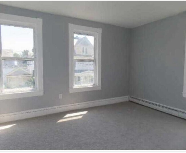 Building Photo - 27 Burtt St