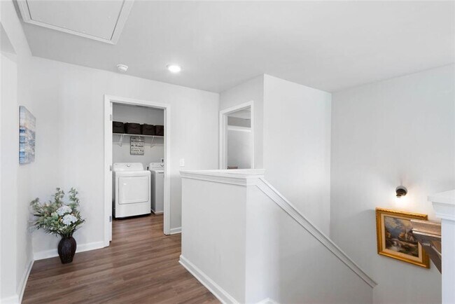 Building Photo - 29 Laurelwood Ln