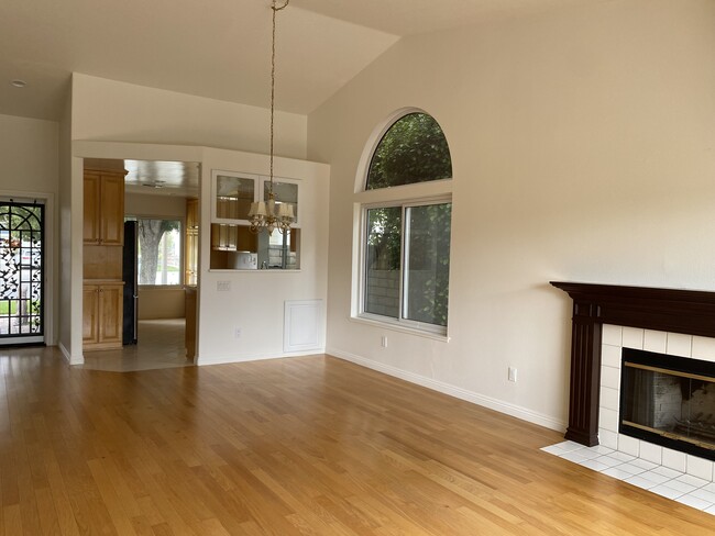 Building Photo - 23808 Lanesboro Pl