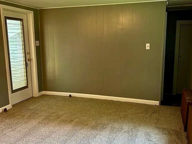 Building Photo - 25 N Washington St