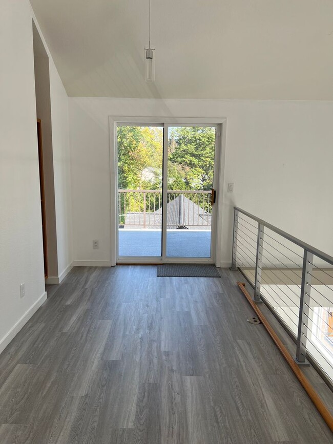 Building Photo - Suquamish View Home