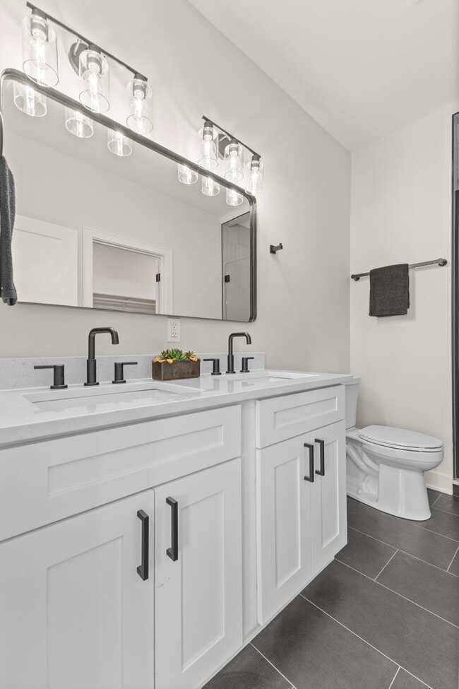 Building Photo - 1405 Deloss St