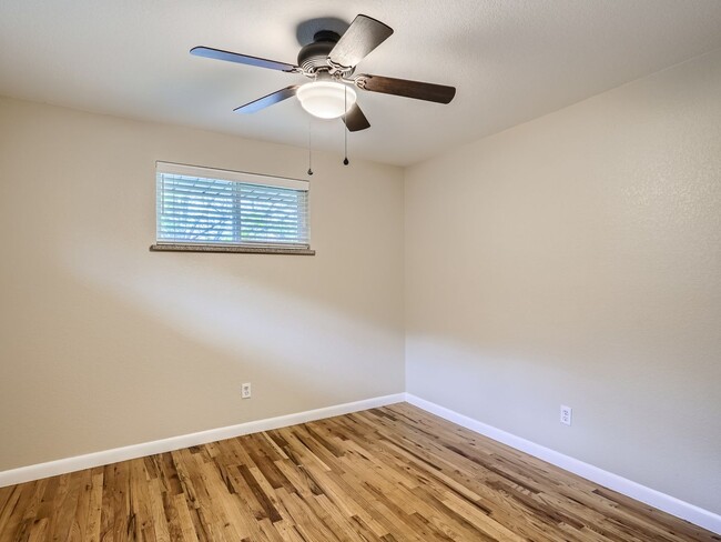 Building Photo - Cozy 3 Bed in the Highlands COMING SOON!!!!