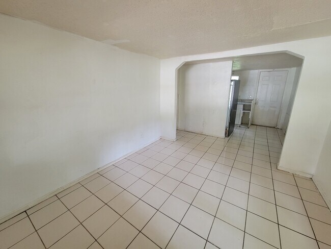 Building Photo - 731 23rd St