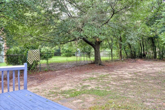 Building Photo - 531 Tubman St