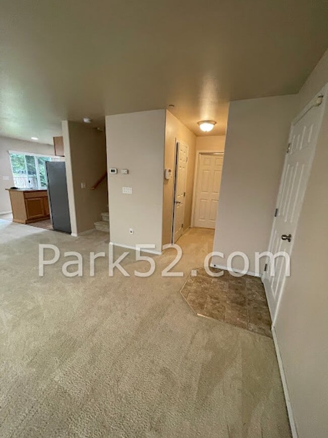 Building Photo - Dog Friendly - 3 Bedroom DuPont Single Fam...