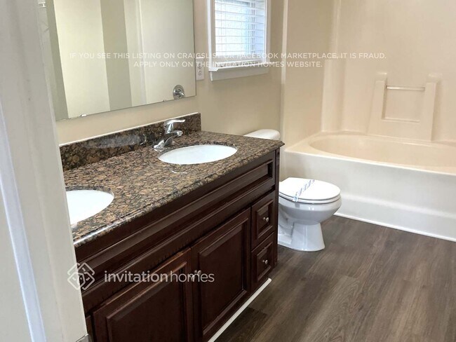 Building Photo - 2504 Blue Moss Dr