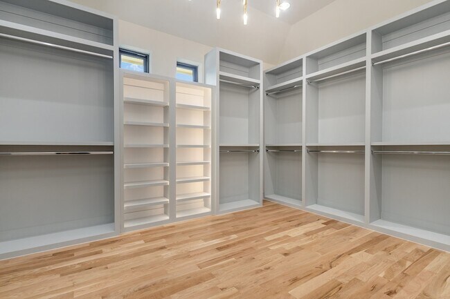 Building Photo - 4203 Normandy Ave