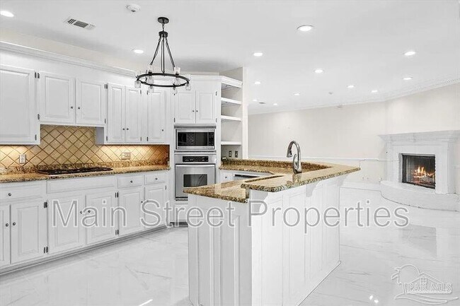 Building Photo - 4700 Bohemia Dr