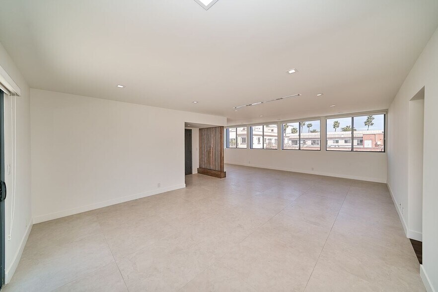 Building Photo - 145 S Maple Dr