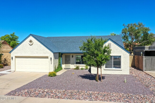 Building Photo - 1362 E Wickieup Ln