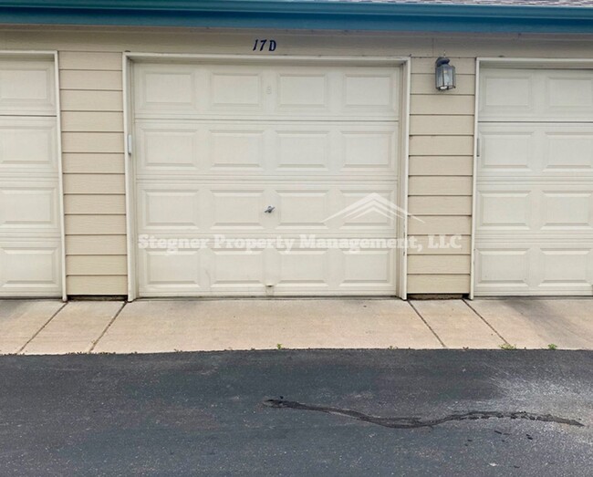 Building Photo - Wonderful Townhome in West Fort Collins