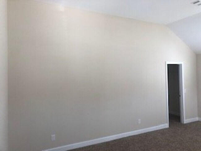 Building Photo - 44 Hartland Ct