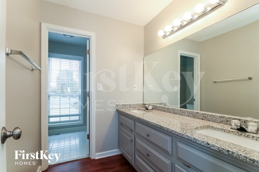Building Photo - 5000 Sunbrook Way NW