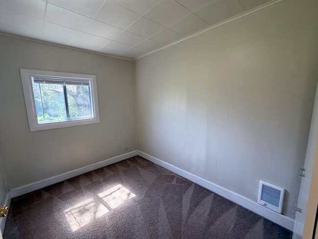 Building Photo - 1311 S 3rd Ave