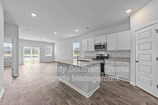 Building Photo - 136 Talladega Dr