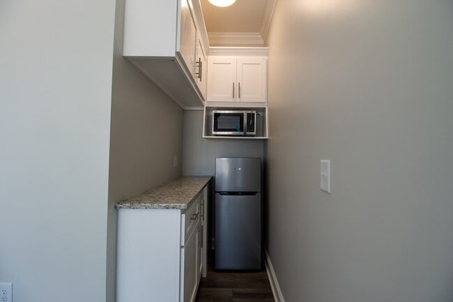 Building Photo - 935 S Cross Bridges Rd