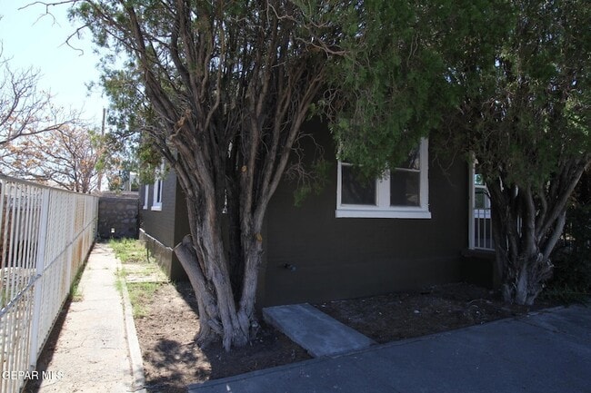 Building Photo - 3200 Richmond Ave