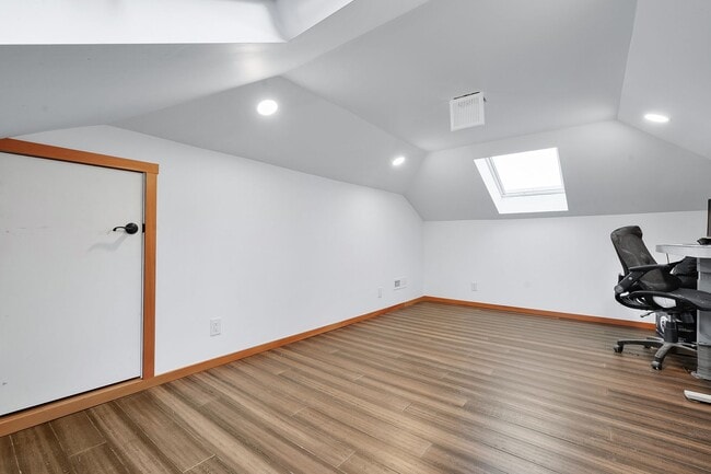Building Photo - Lake Oswego Four Bedroom Home with View of...