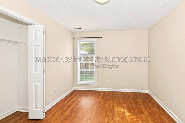 Building Photo - 6307 Forest Ridge Dr