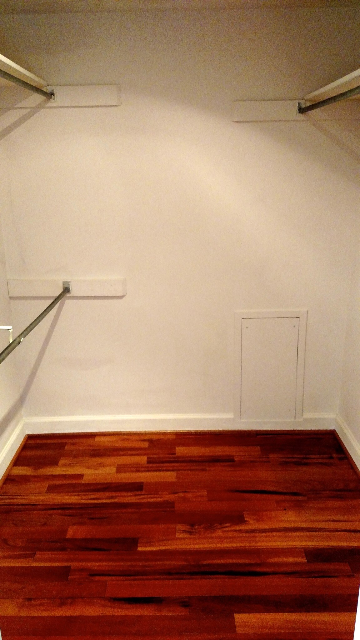 Walk In Closet - 11305 Commonwealth Dr