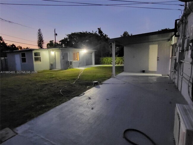 Building Photo - 29420 SW 152nd Ave