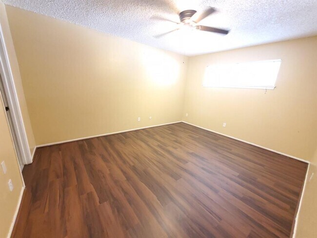 Building Photo - 6410 Del Monte Dr
