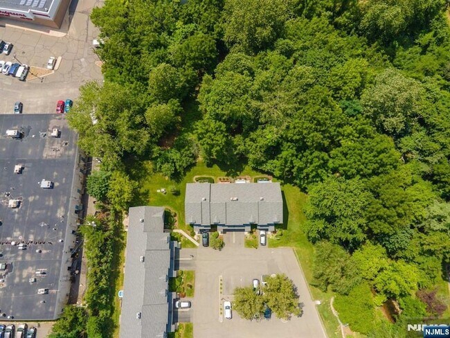 Building Photo - 6-04 Cross Meadows