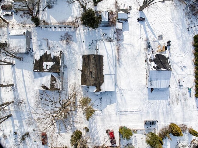 Building Photo - 321 Longspur Ln