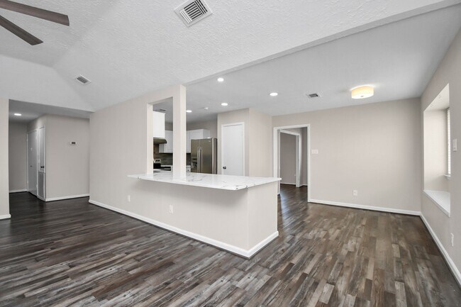 Building Photo - 13002 Kingsmill Dr