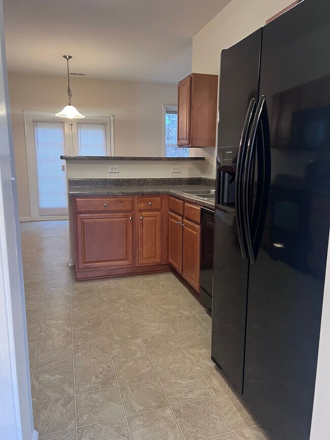 Building Photo - Spacious House in Woodfin/ 4 bedrooms-2.5 ...