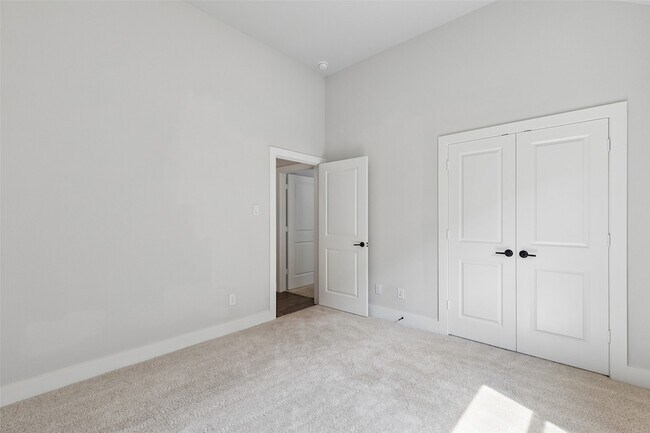 Building Photo - 6145 Tahoe Winds Dr