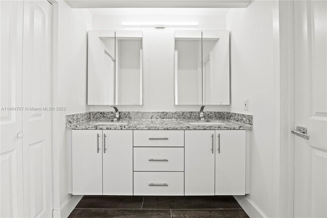 Building Photo - 20936 NE 37th Ave