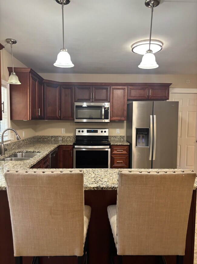 Building Photo - "Charming Single Family Home in Portsmouth – 1521 Sq Ft of Comfortable Living!"
