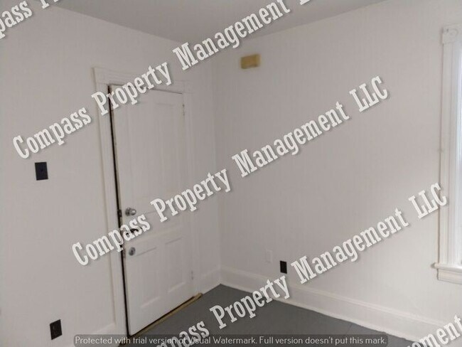 Building Photo - $595 - Efficiency Apartment - Coatesville