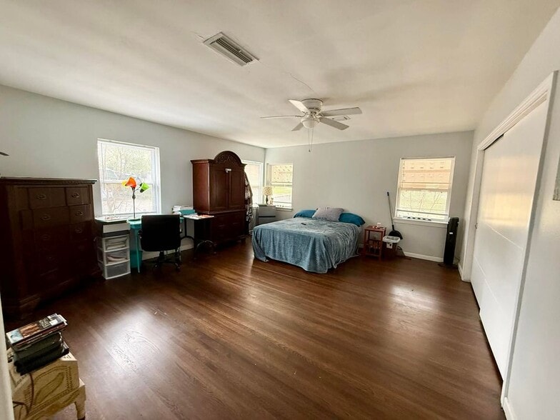 Building Photo - 4101 Olive St