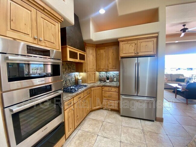 Building Photo - 2336 2336 W Entrada Trail