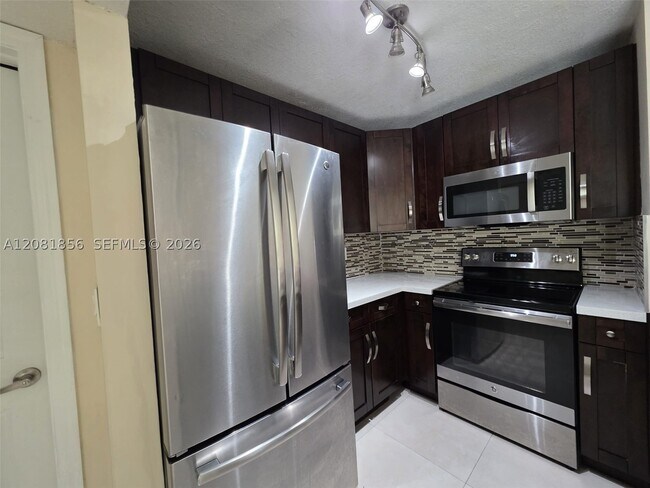 Building Photo - 8006 SW 149th Ave
