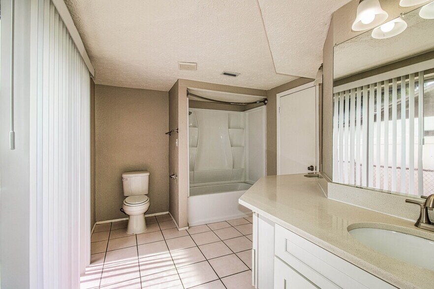 Building Photo - 7043 Fireside Dr