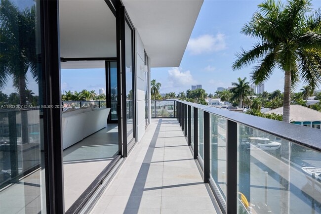 Building Photo - 160 Isle of Venice Dr