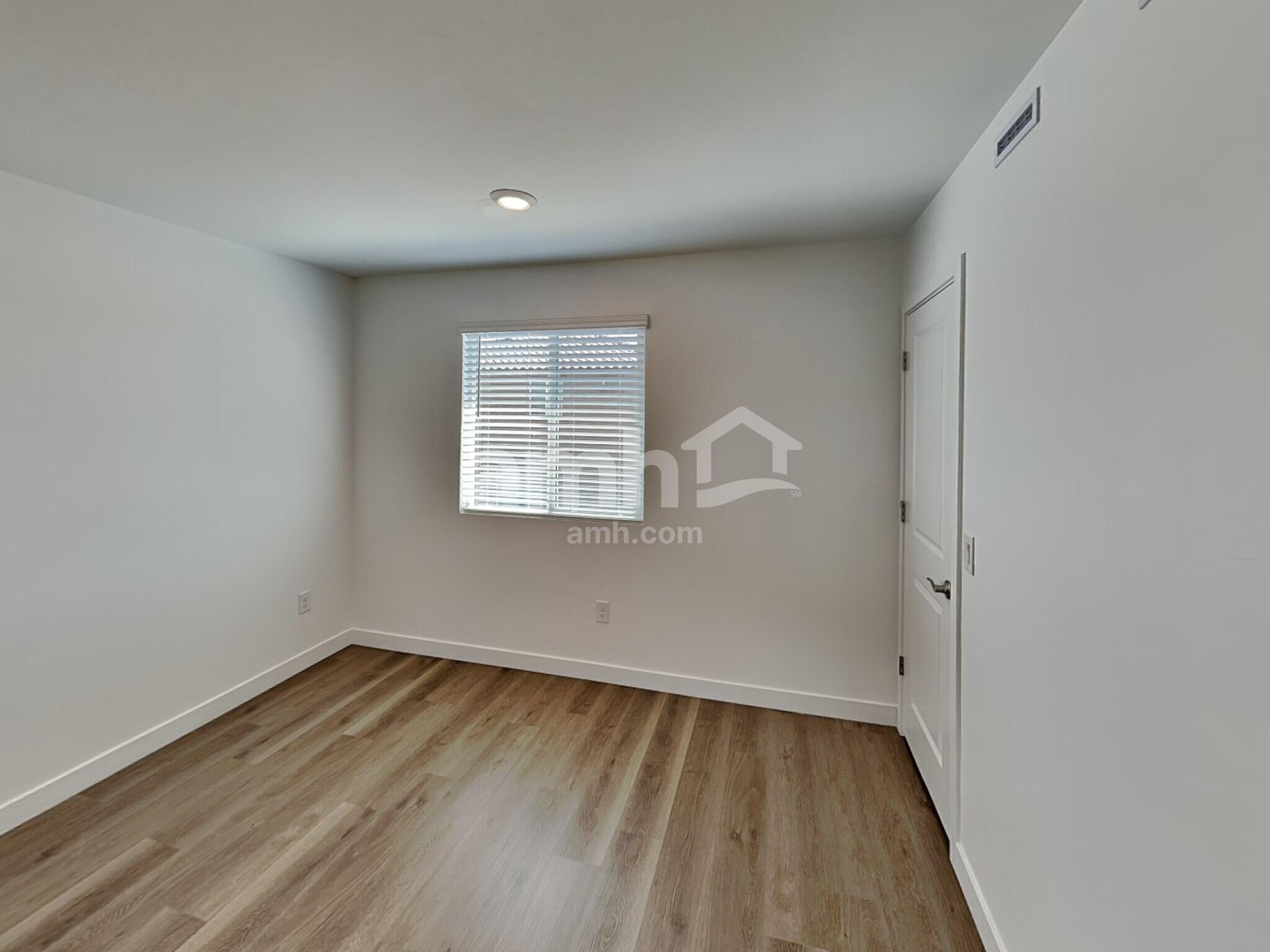 Building Photo - 9714 N Rancho Lozano