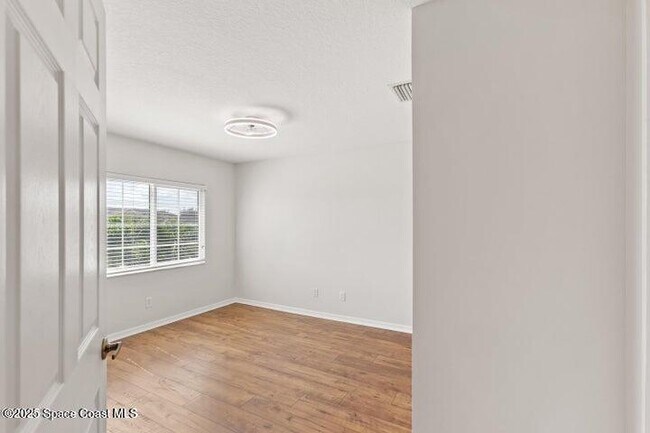 Building Photo - 5720 Claiborne St