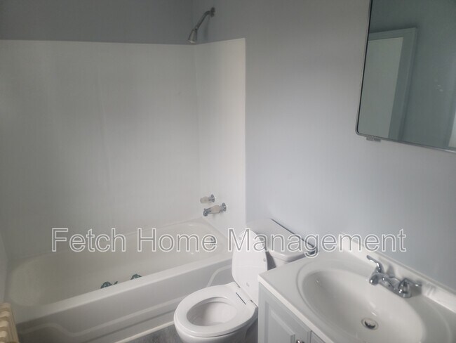 Building Photo - 3 N Main St