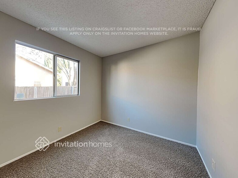 Building Photo - 609 Crested Dr