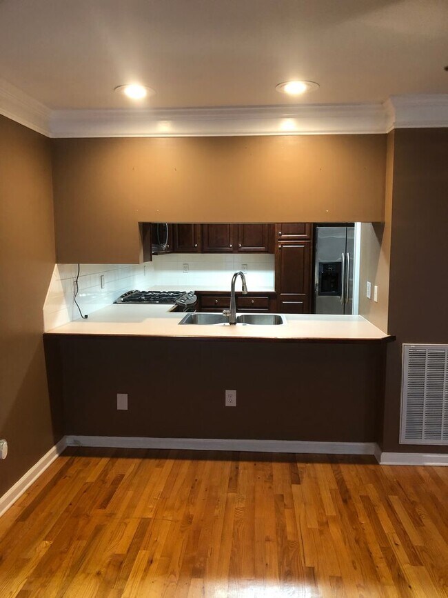 Building Photo - 3 Bedroom/3.5 Bath 2 story Condo - Kingsport, TN 37663
