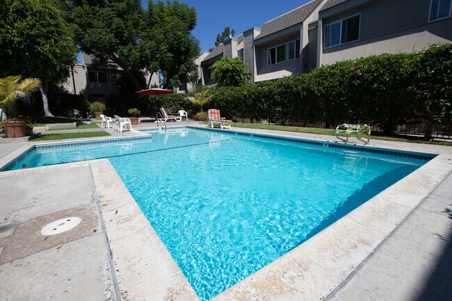 Building Photo - 2508 Arizona Ave