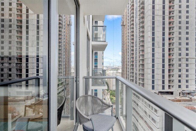 Building Photo - 11 NE 6th St