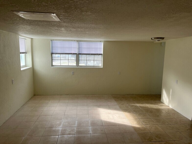 Building Photo - 600 Riverview Blvd