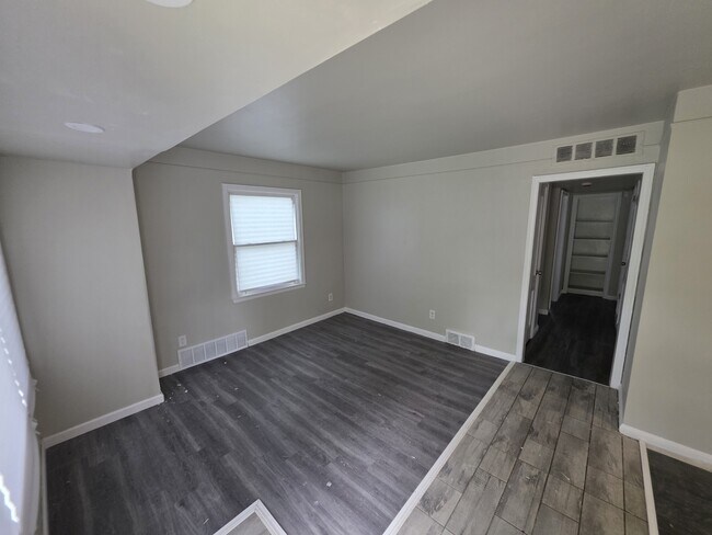Building Photo - 9252 Minock St