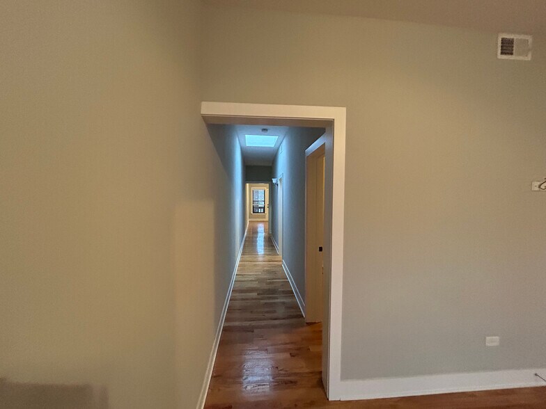 Building Photo - 338 Tudor Ct